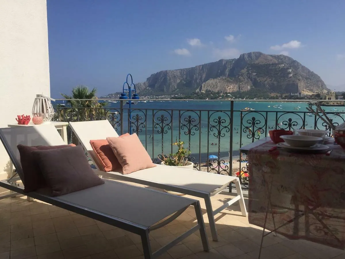 Red Mare Villa Palermo Italia
